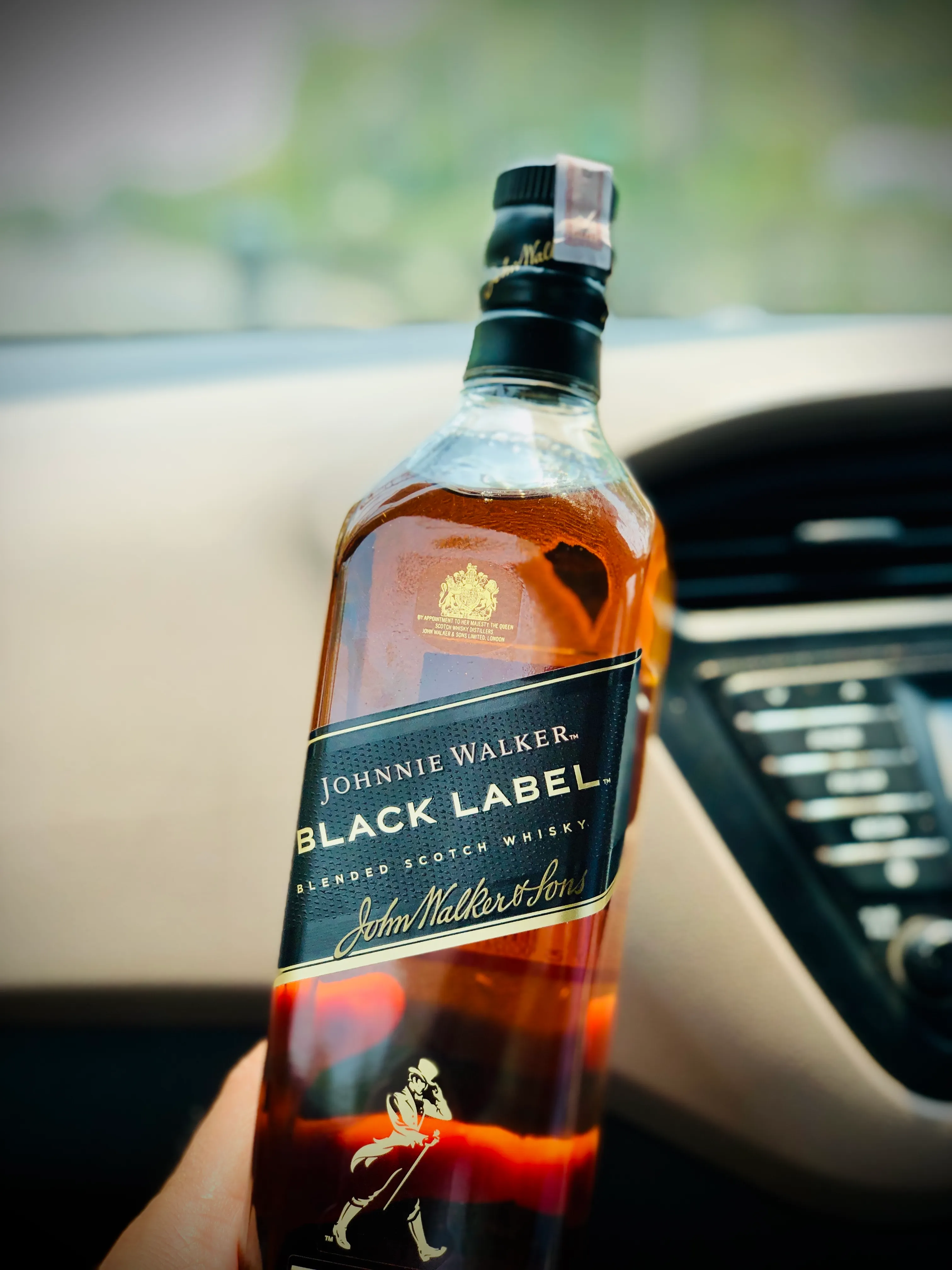 JOHNNY WALKER BLACK 750ML